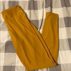 Solid mustard yellow lularoe one size leggings
